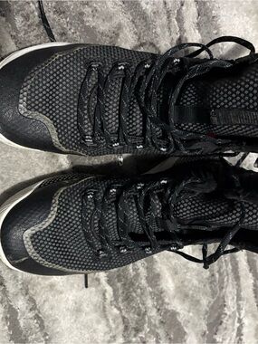 Under Armour Black and White Women's Sport Sneakers